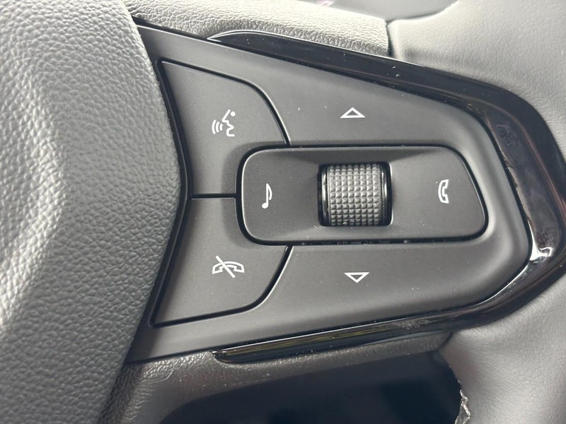 Chevrolet Bolt Vehicle Full-screen Gallery Image 13