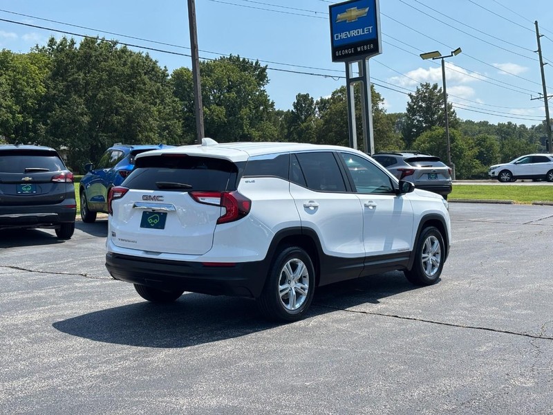 GMC Terrain Vehicle Full-screen Gallery Image 5