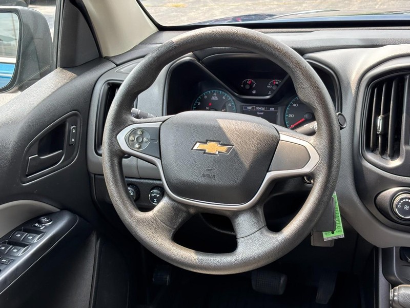 Chevrolet Colorado Vehicle Full-screen Gallery Image 11