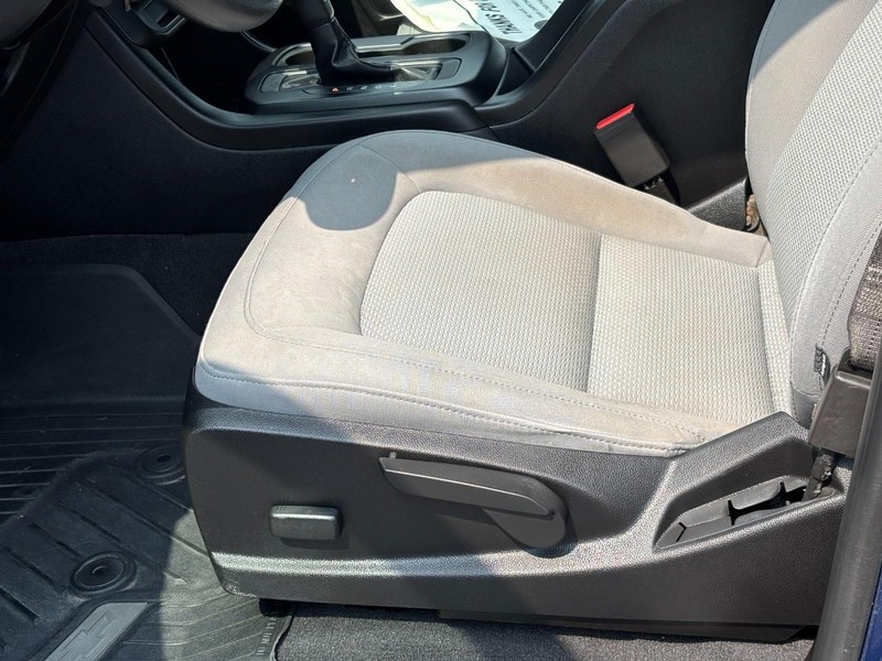 Chevrolet Colorado Vehicle Full-screen Gallery Image 14
