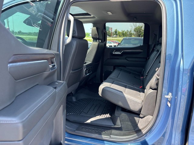 2024 GMC Sierra 1500 SLT - Photo 10