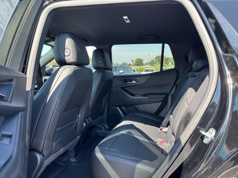 Chevrolet Equinox Vehicle Full-screen Gallery Image 5