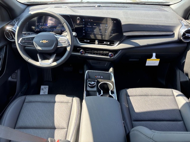 Chevrolet Equinox Vehicle Full-screen Gallery Image 6
