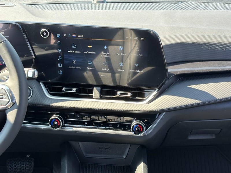 Chevrolet Equinox Vehicle Full-screen Gallery Image 8