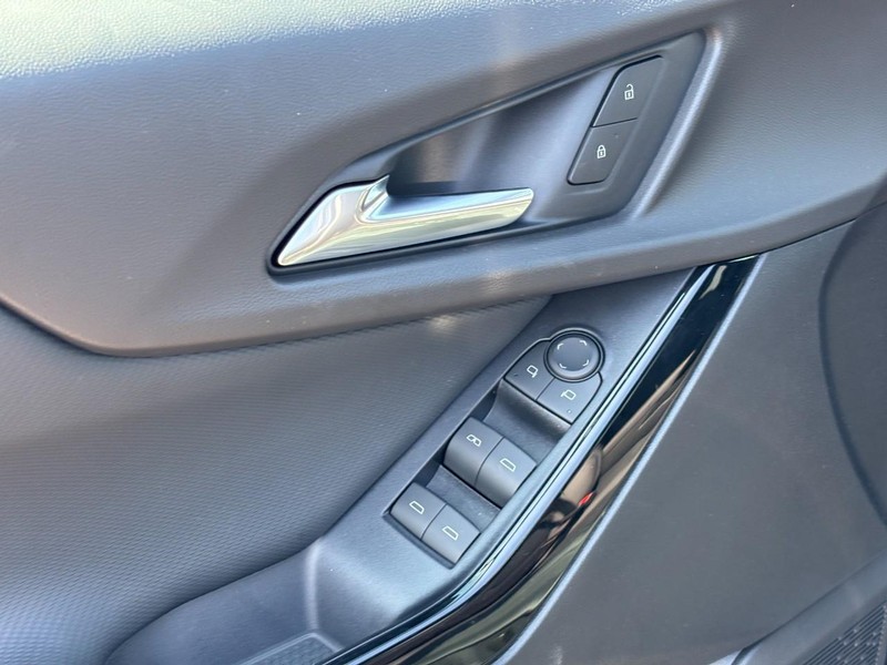 Chevrolet Equinox Vehicle Full-screen Gallery Image 11