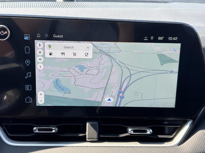 Chevrolet Equinox Vehicle Full-screen Gallery Image 16