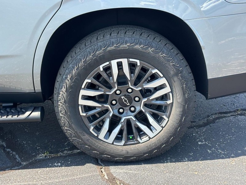 Chevrolet Tahoe Vehicle Full-screen Gallery Image 4