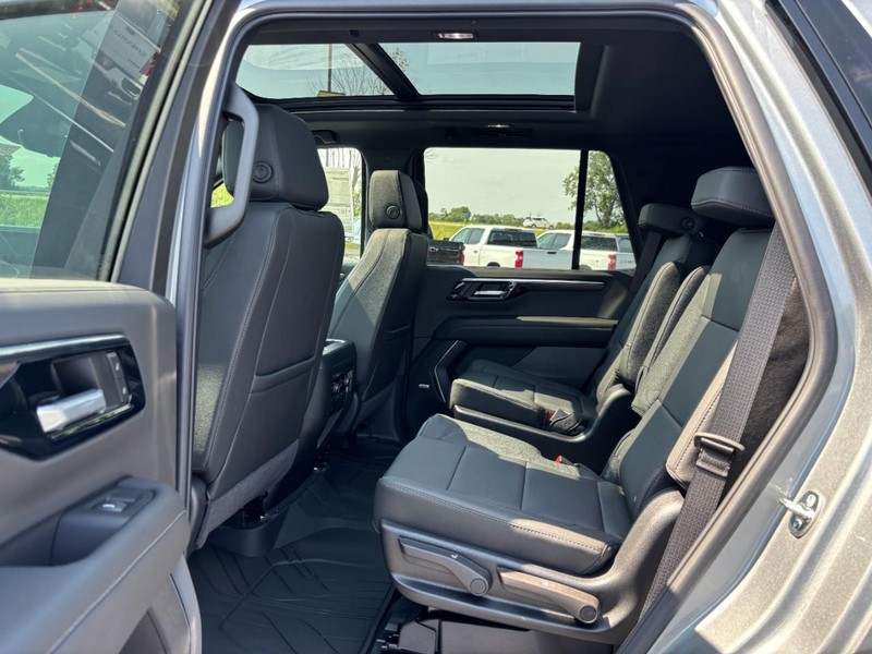 Chevrolet Tahoe Vehicle Full-screen Gallery Image 6