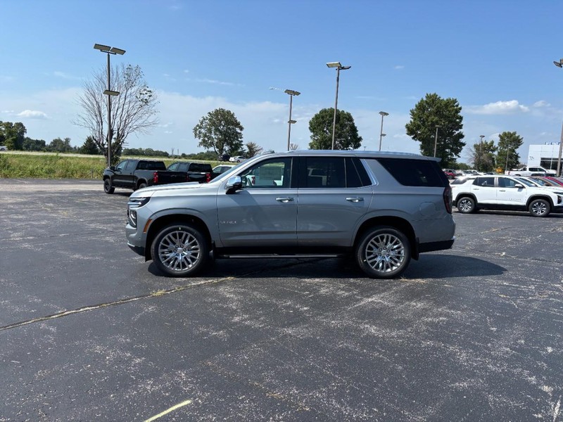 Chevrolet Tahoe Vehicle Full-screen Gallery Image 2