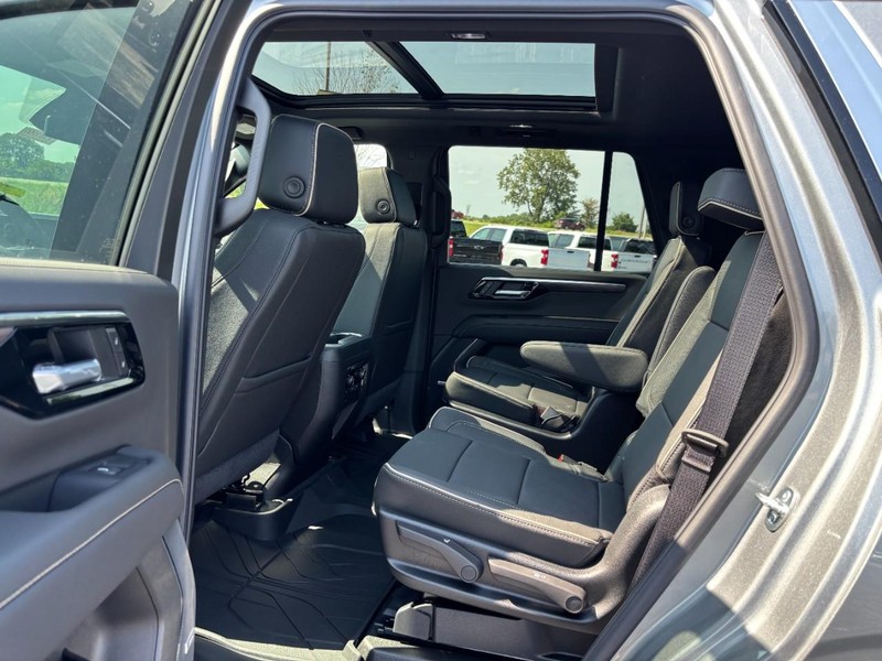 Chevrolet Tahoe Vehicle Full-screen Gallery Image 6