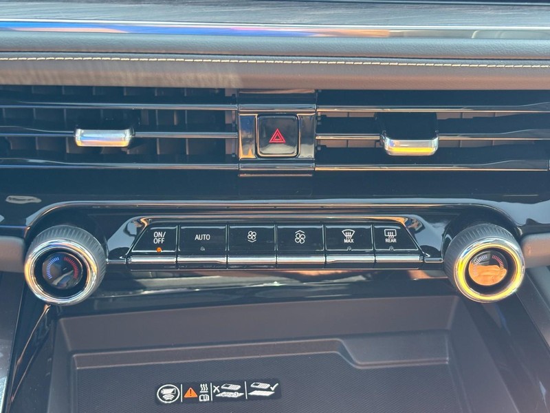 Chevrolet Tahoe Vehicle Full-screen Gallery Image 19