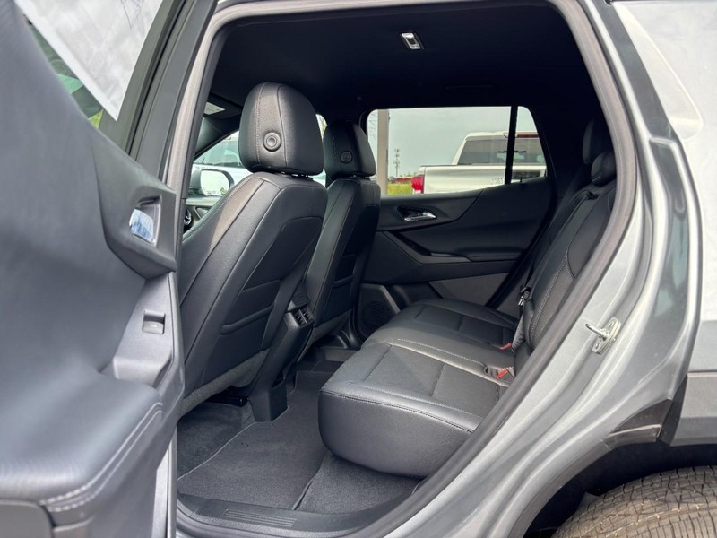 Chevrolet Equinox Vehicle Full-screen Gallery Image 5