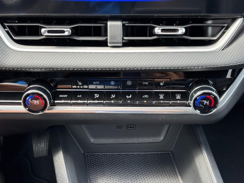 Chevrolet Equinox Vehicle Full-screen Gallery Image 18