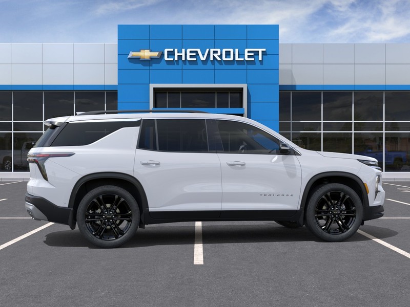 Chevrolet Traverse Vehicle Full-screen Gallery Image 5