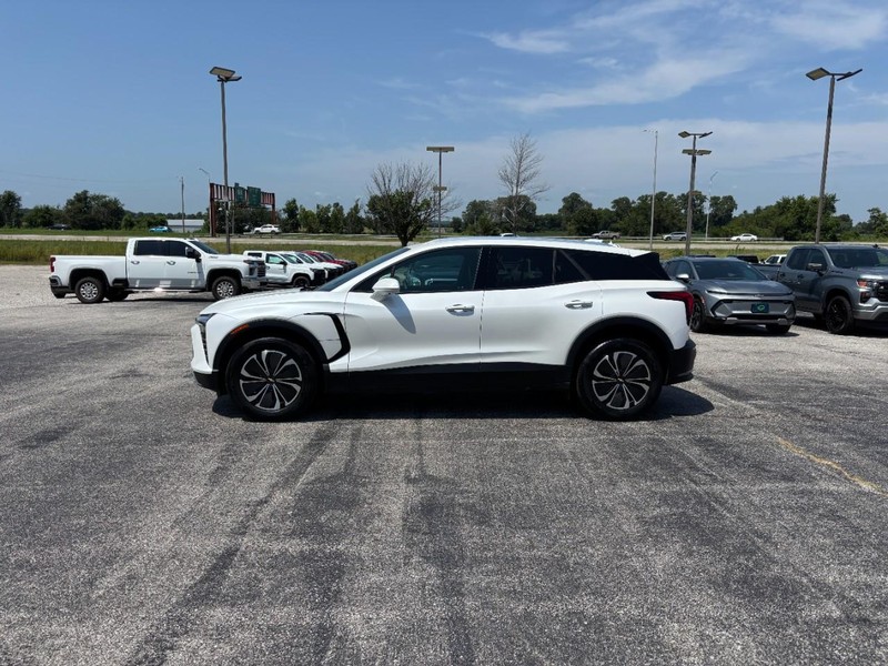 Chevrolet Blazer EV Vehicle Full-screen Gallery Image 02
