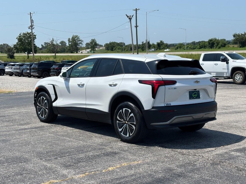 Chevrolet Blazer EV Vehicle Full-screen Gallery Image 03