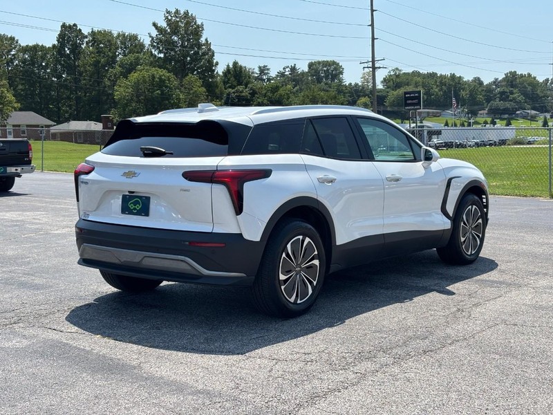 Chevrolet Blazer EV Vehicle Full-screen Gallery Image 05