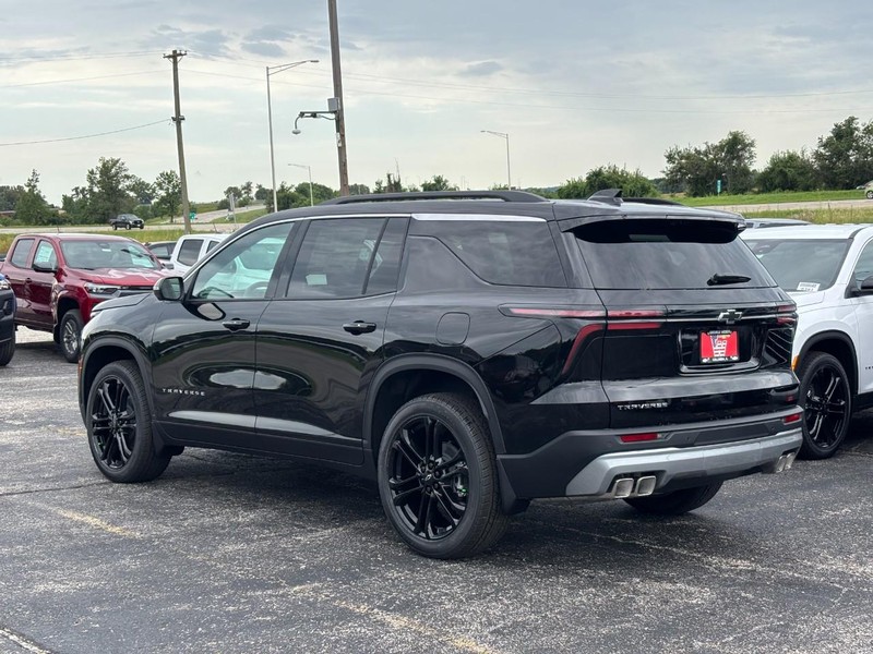 Chevrolet Traverse Vehicle Full-screen Gallery Image 3