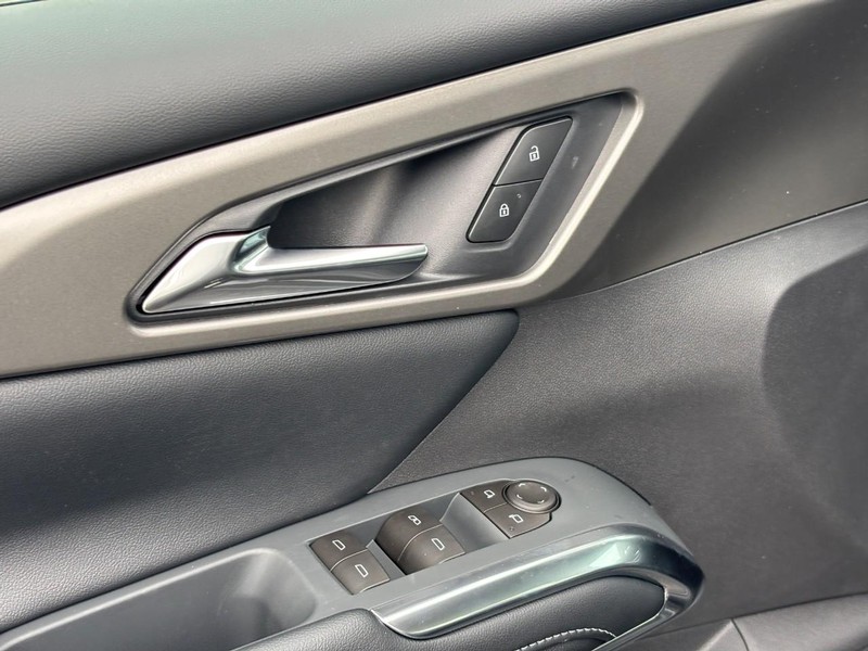 Chevrolet Traverse Vehicle Full-screen Gallery Image 12