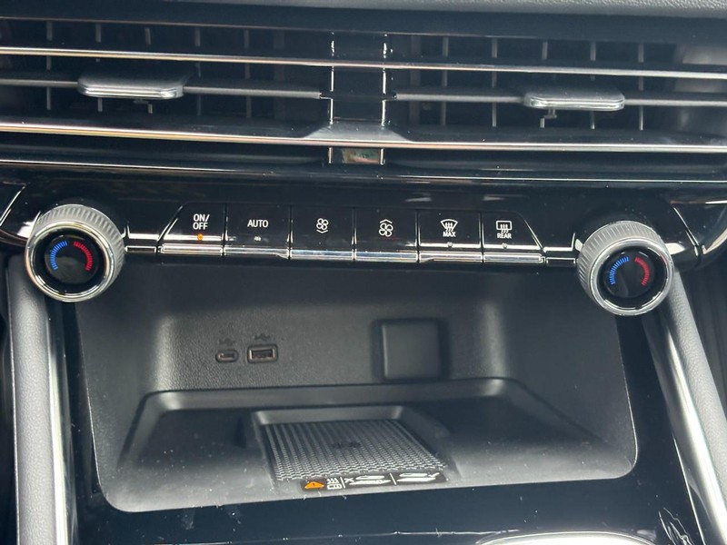 Chevrolet Traverse Vehicle Full-screen Gallery Image 19