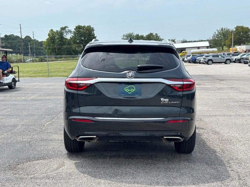 Buick Enclave Vehicle Full-screen Gallery Image 04