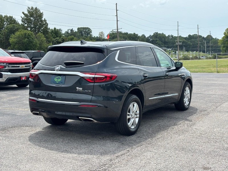 Buick Enclave Vehicle Full-screen Gallery Image 05