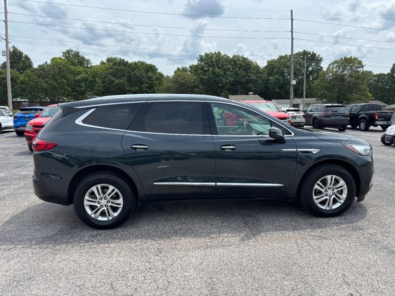 Buick Enclave Vehicle Full-screen Gallery Image 06