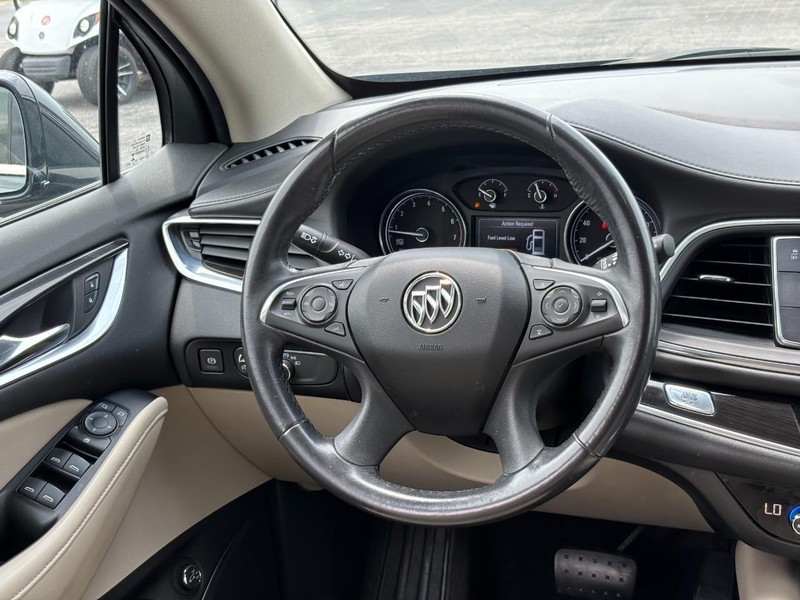 Buick Enclave Vehicle Full-screen Gallery Image 13