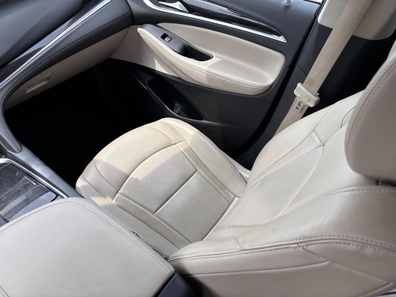 Buick Enclave Vehicle Full-screen Gallery Image 15