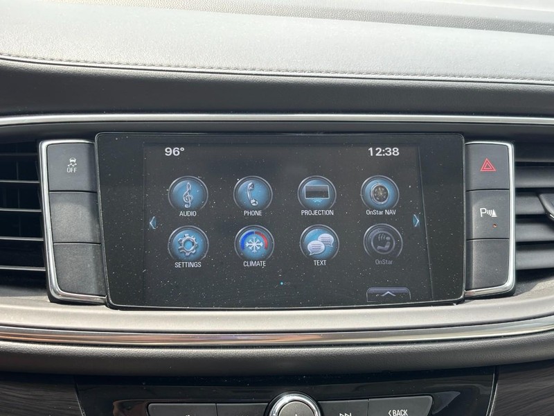 Buick Enclave Vehicle Full-screen Gallery Image 21