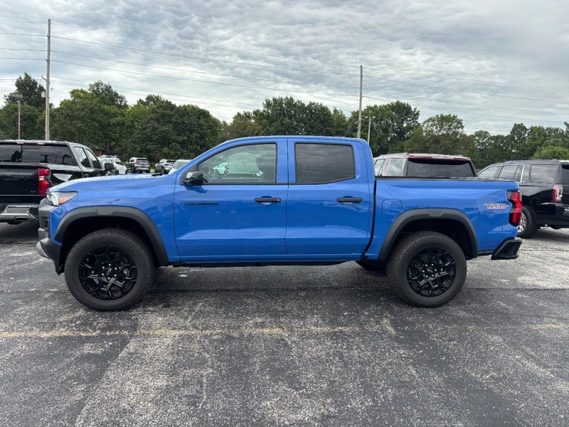 Chevrolet Colorado Vehicle Full-screen Gallery Image 2