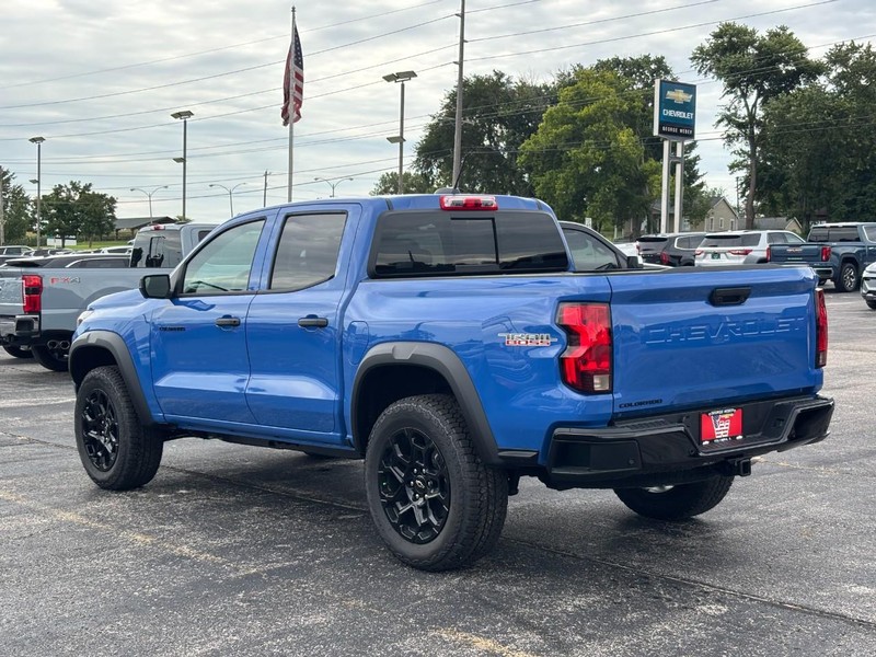 Chevrolet Colorado Vehicle Full-screen Gallery Image 3