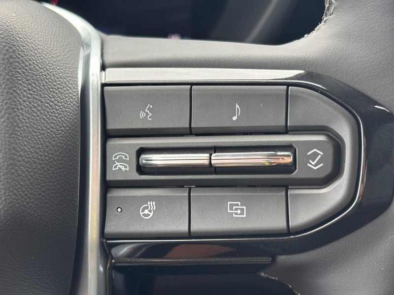 Chevrolet Colorado Vehicle Full-screen Gallery Image 13