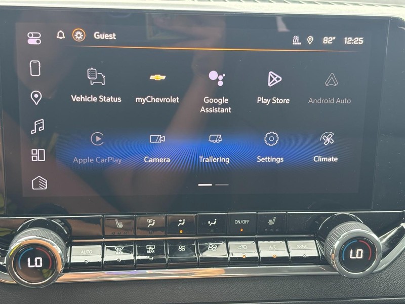 Chevrolet Colorado Vehicle Full-screen Gallery Image 15