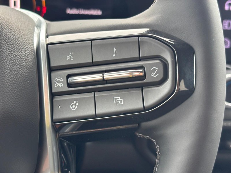 Chevrolet Colorado Vehicle Full-screen Gallery Image 13