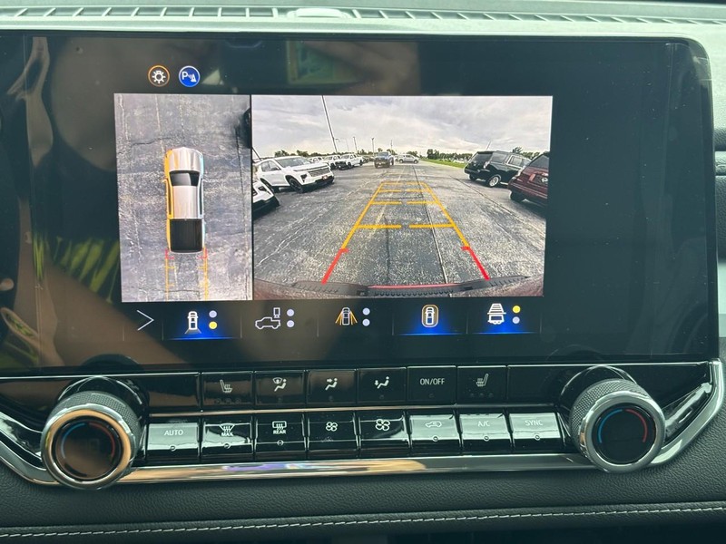Chevrolet Colorado Vehicle Full-screen Gallery Image 17