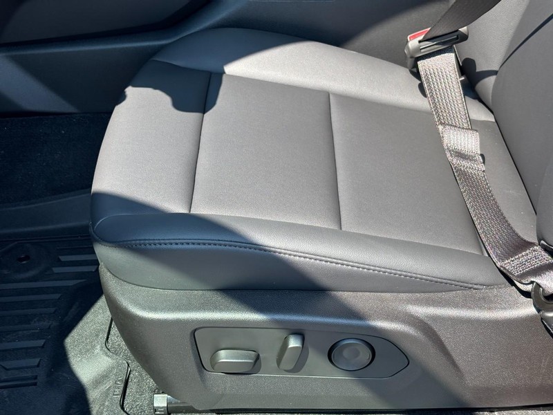 Chevrolet Colorado Vehicle Full-screen Gallery Image 10