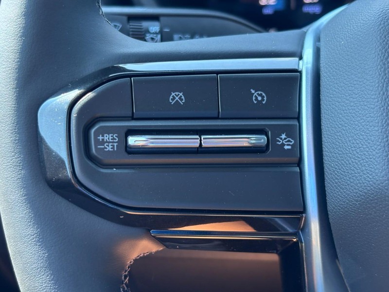 Chevrolet Colorado Vehicle Full-screen Gallery Image 12