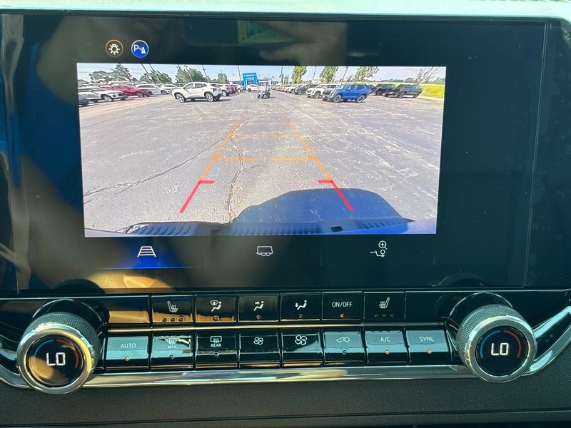 Chevrolet Colorado Vehicle Full-screen Gallery Image 17