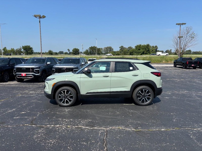 Chevrolet TrailBlazer Vehicle Full-screen Gallery Image 2