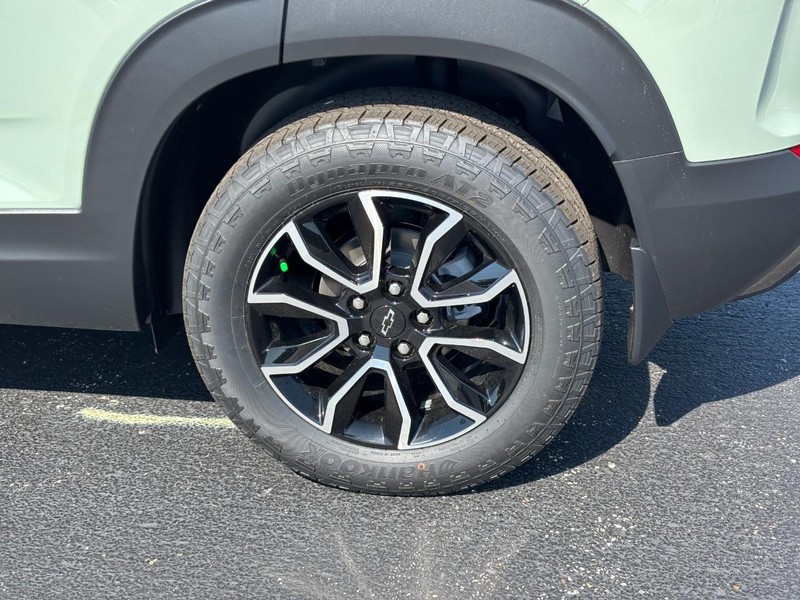 Chevrolet TrailBlazer Vehicle Full-screen Gallery Image 4