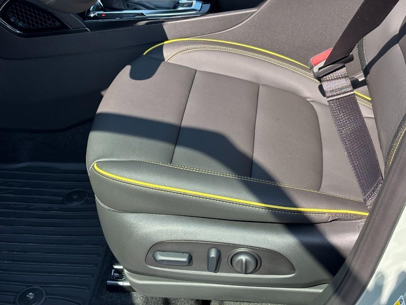 Chevrolet TrailBlazer Vehicle Full-screen Gallery Image 10
