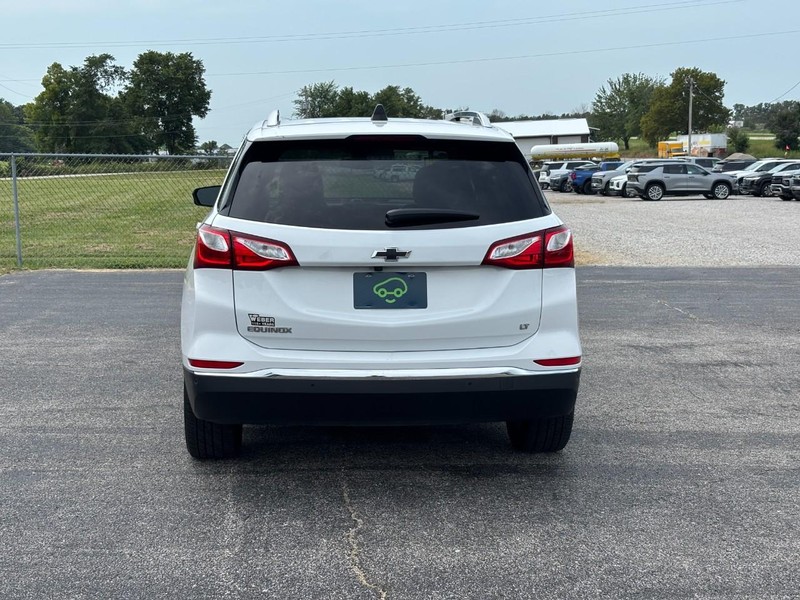 Chevrolet Equinox Vehicle Full-screen Gallery Image 4