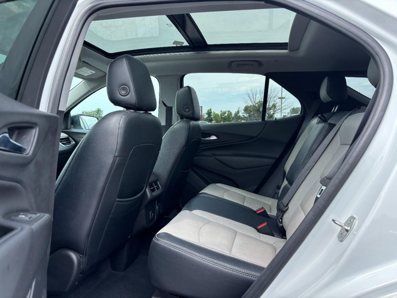 Chevrolet Equinox Vehicle Full-screen Gallery Image 10