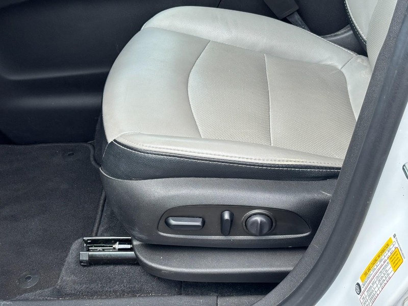 Chevrolet Equinox Vehicle Full-screen Gallery Image 15