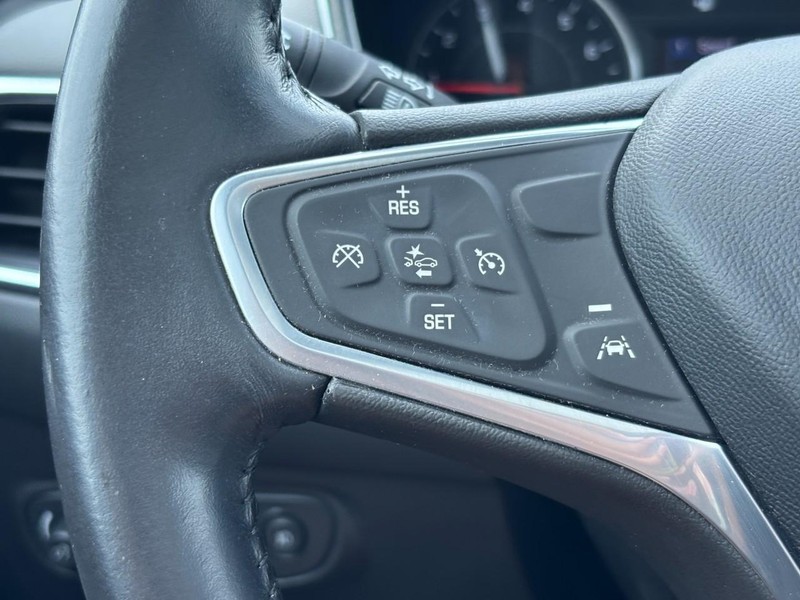 Chevrolet Equinox Vehicle Full-screen Gallery Image 17