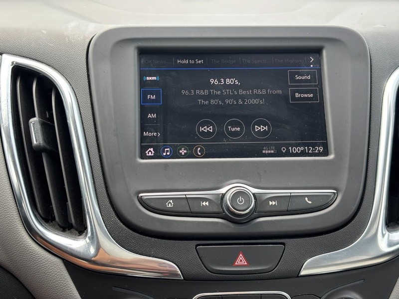 Chevrolet Equinox Vehicle Full-screen Gallery Image 20