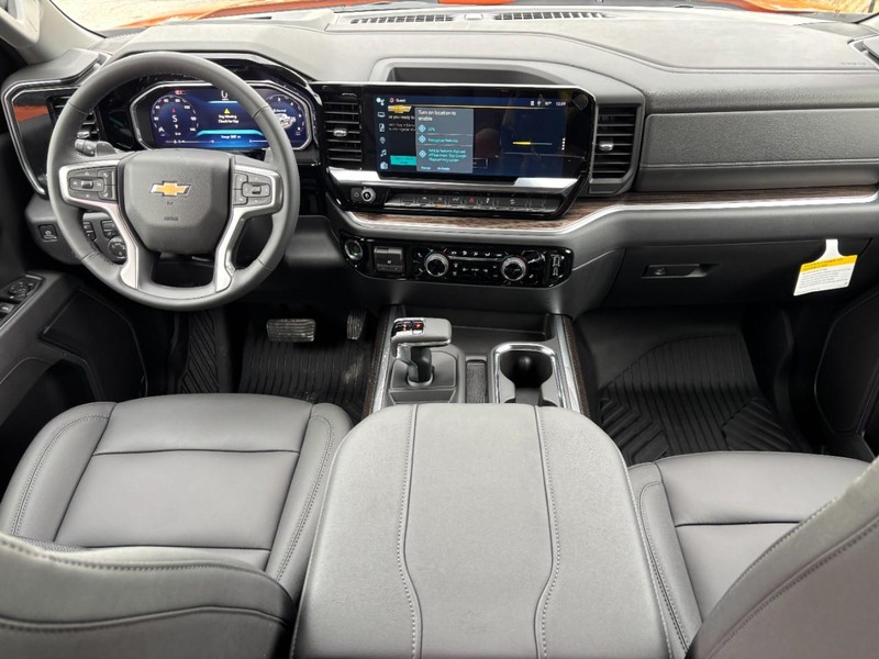 Chevrolet Silverado 1500 Vehicle Full-screen Gallery Image 6