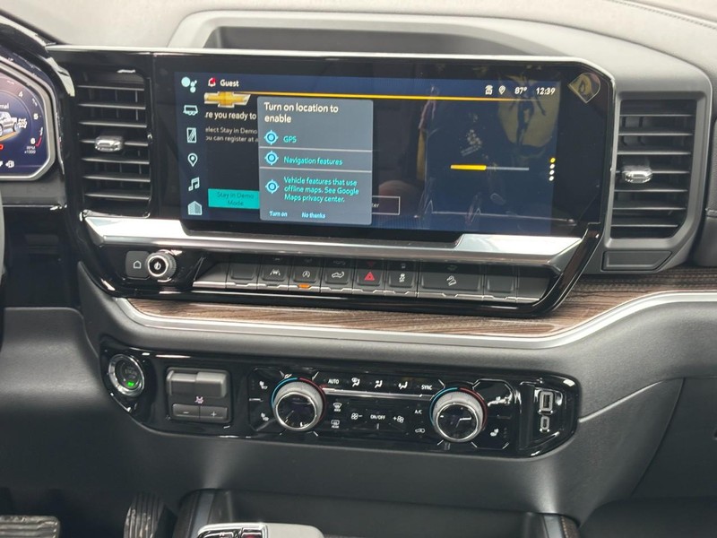 Chevrolet Silverado 1500 Vehicle Full-screen Gallery Image 8