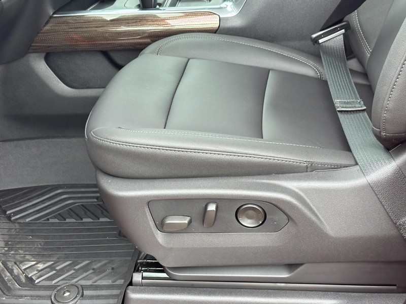 Chevrolet Silverado 1500 Vehicle Full-screen Gallery Image 10